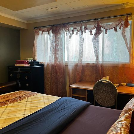 Beautiful Room Close Airport! YYC Exterior photo