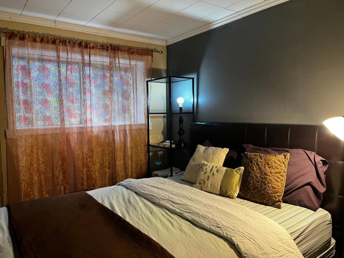 Beautiful Room Close Airport! YYC Exterior photo