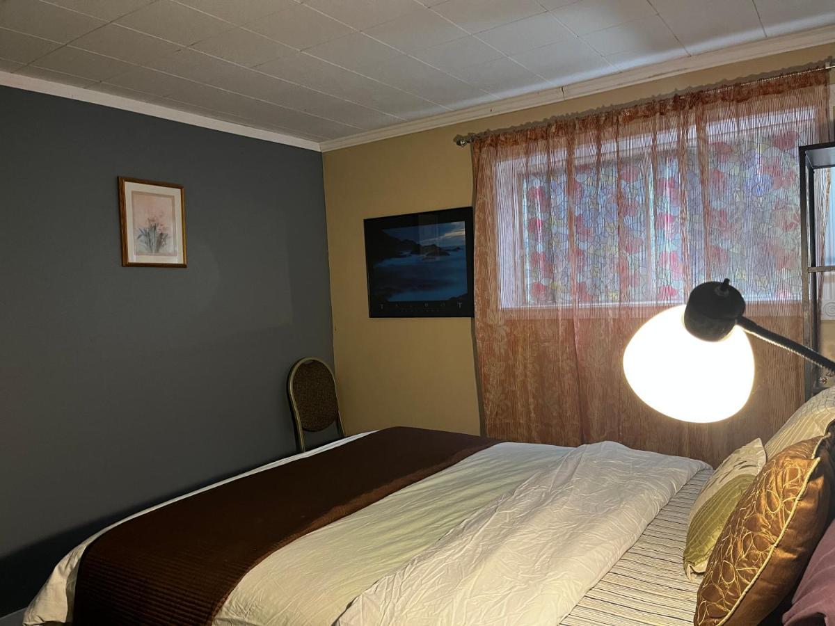 Beautiful Room Close Airport! YYC Exterior photo