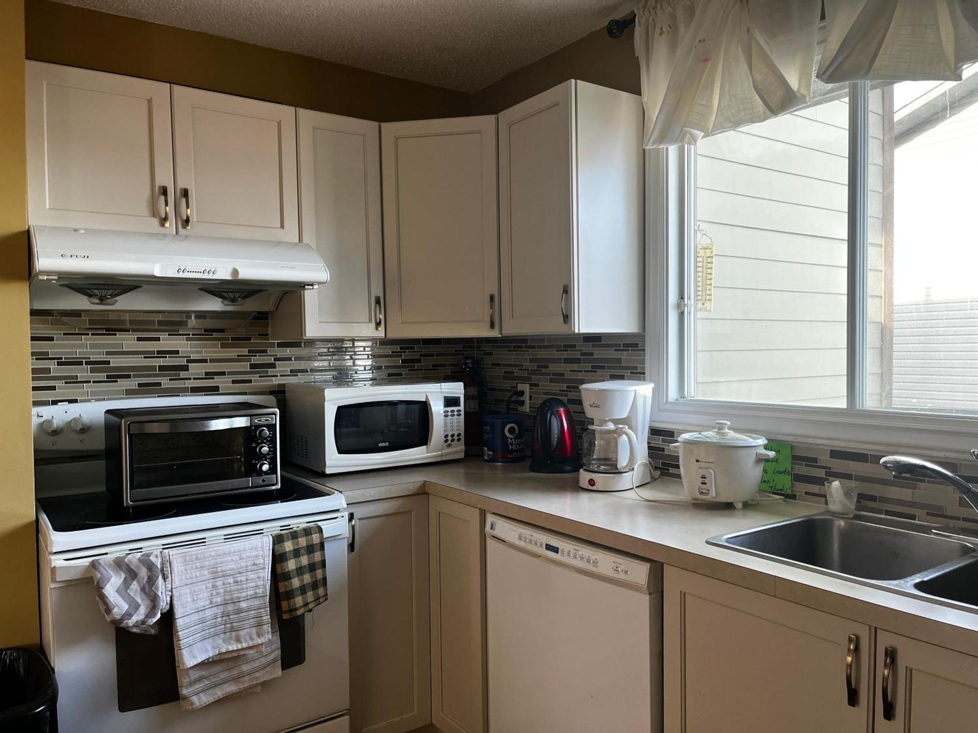 Beautiful Room Close Airport! YYC Exterior photo