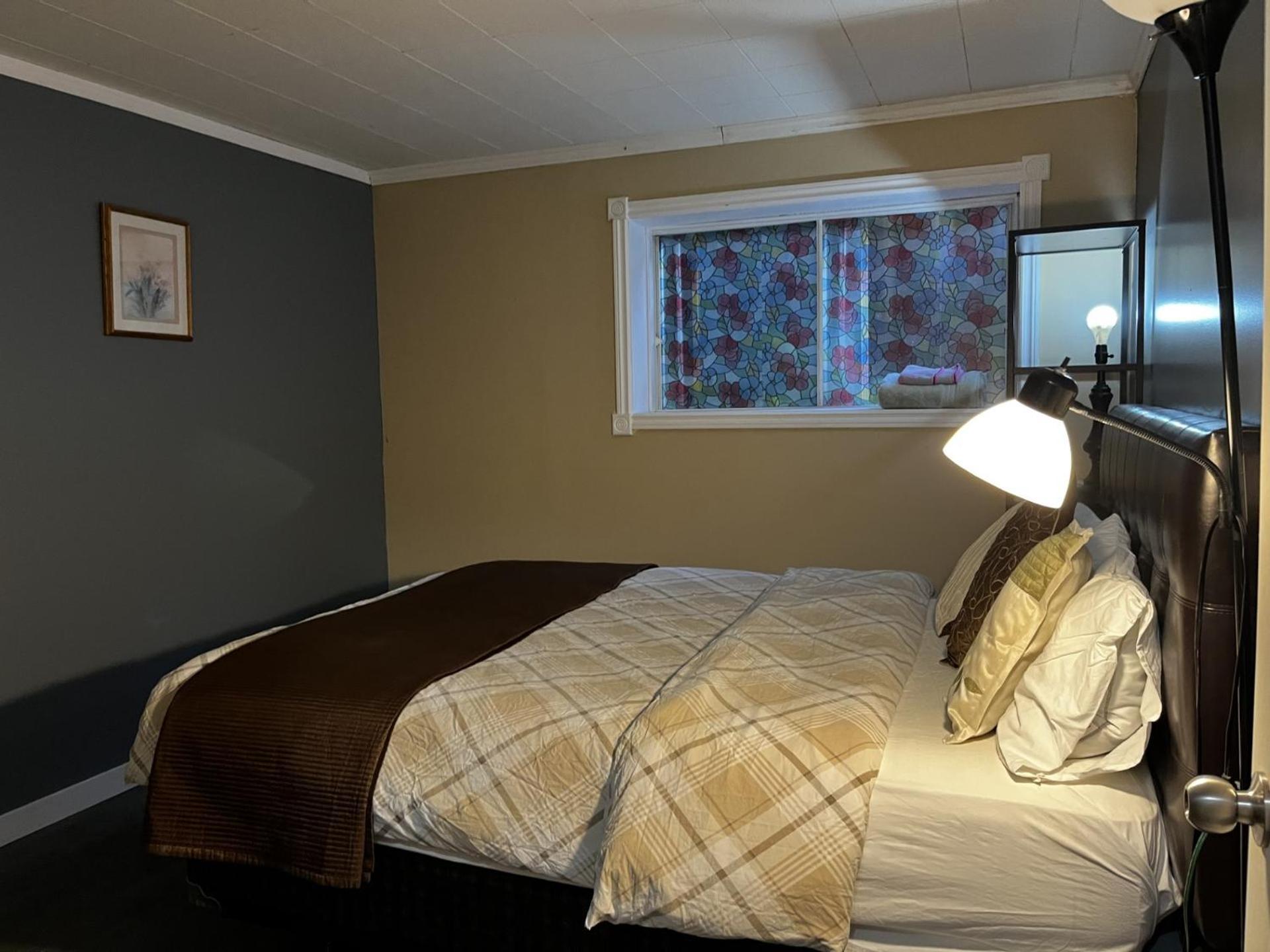 Beautiful Room Close Airport! YYC Exterior photo