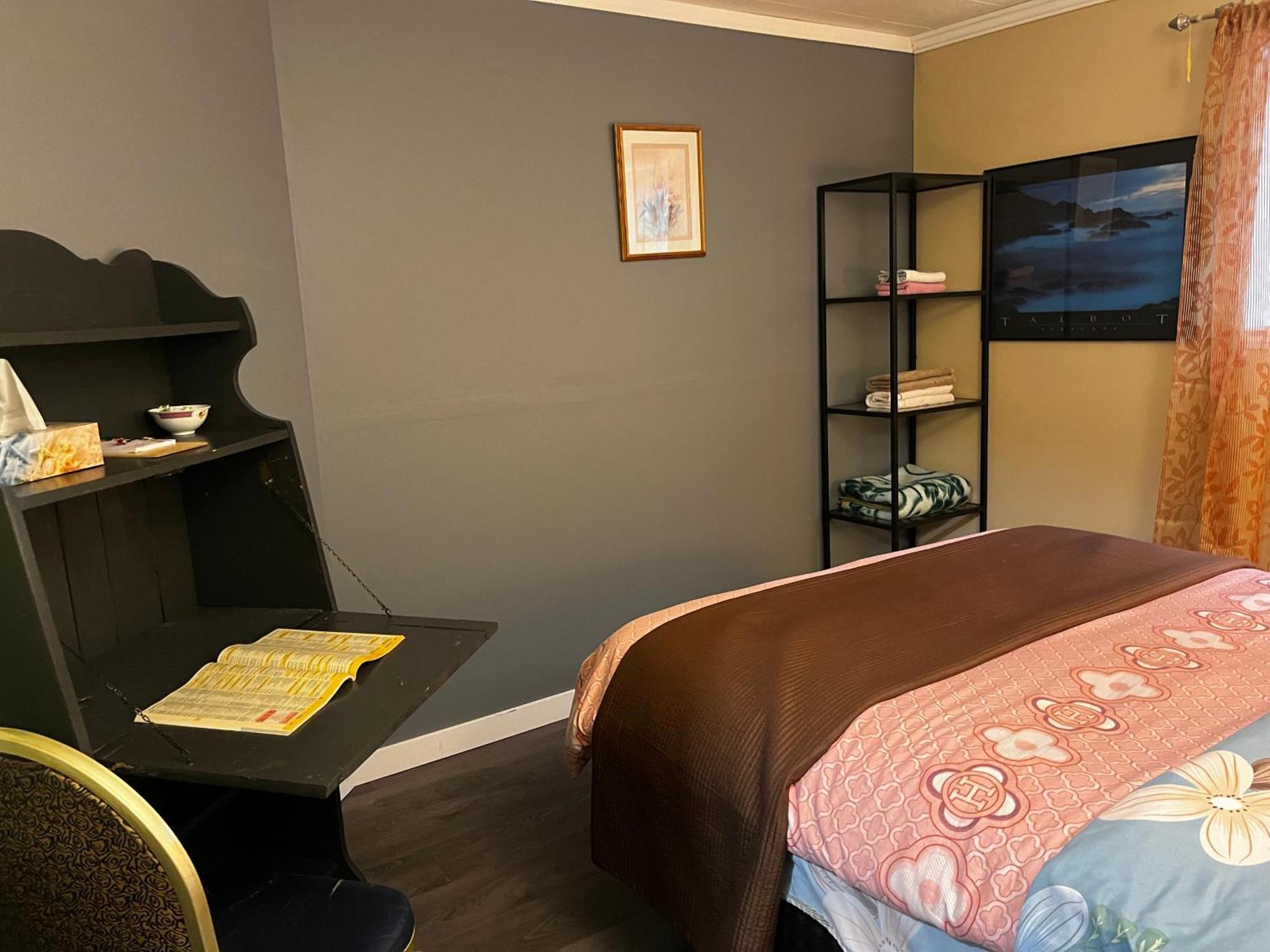 Beautiful Room Close Airport! YYC Exterior photo